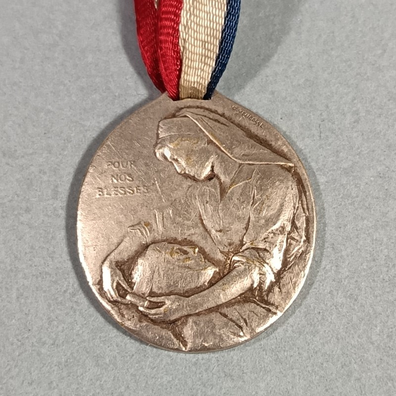 JOURNEE PETITE MEDAILLE LE DEVOIR 1914-1918 AUX INFIRMIERES DE FRANCE POUR NOS BLESSES